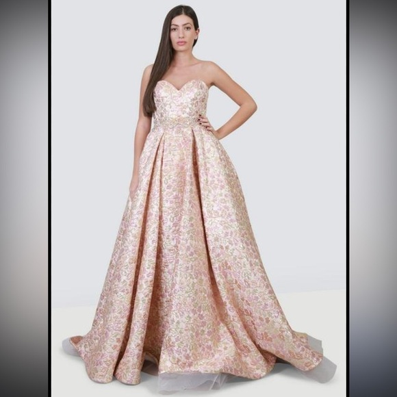 Mac Duggal Dresses & Skirts - Mac Duggal dramatic strapless formal ball gown size 8